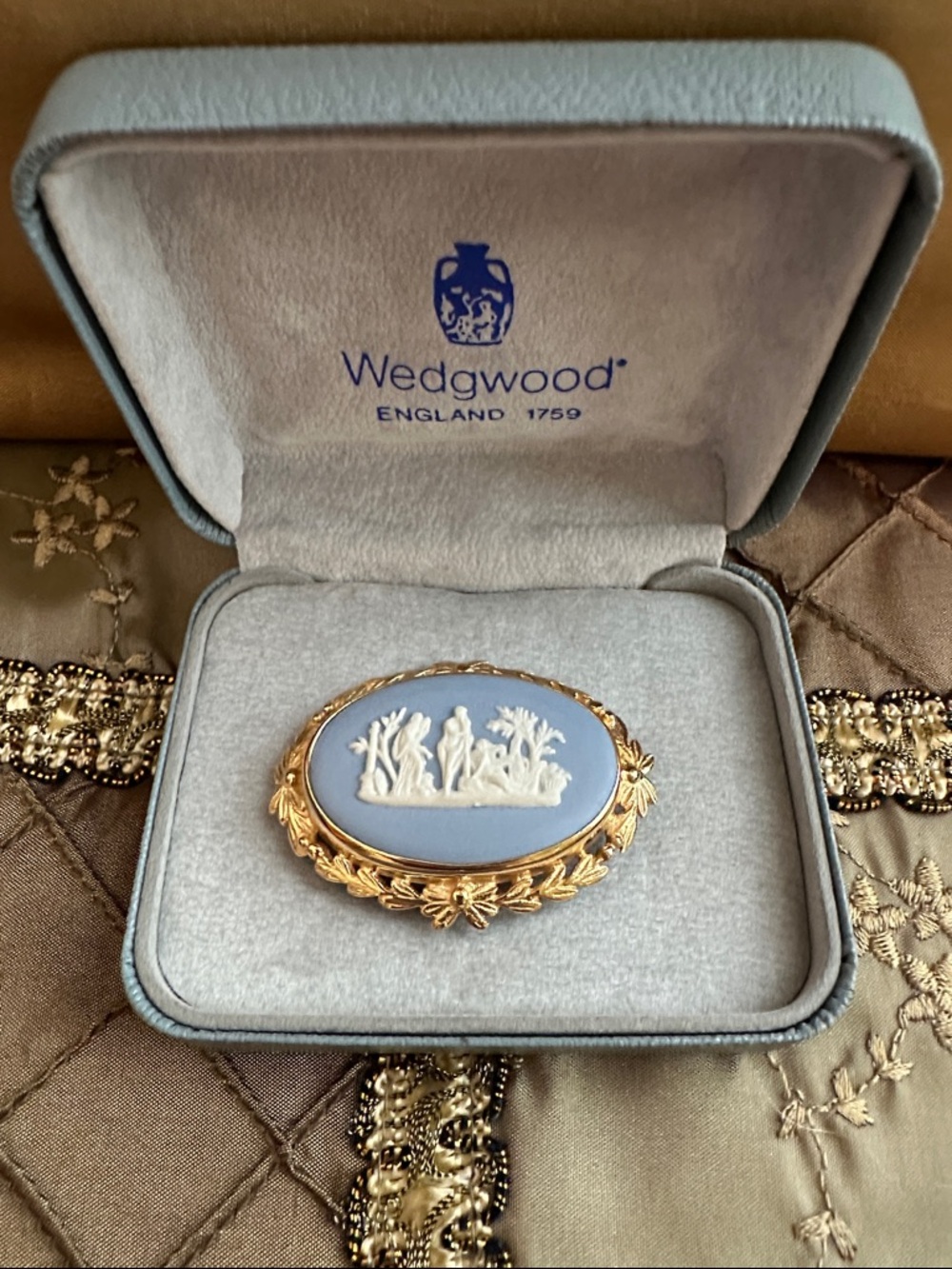 Royal Blue Wedgwood Jasperware Cameo Brooch 18K GP Acanthus Border Original Box